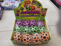 Piłeczka dobrze odbijająca się (12szt). Wydawca: ADAR. SmakLiter.pl Opakowanie Piłeczka dobrze odbijająca się (12szt)