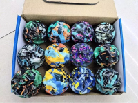 Piłeczka dobrze odbijająca się MIX. Wydawca: ADAR. SmakLiter.pl Opakowanie Piłeczka dobrze odbijająca się MIX