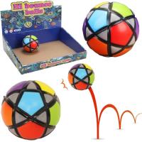 Piłka kolorowa mocno odbijająca się. Wydawca: Trifox. SmakLiter.pl Opakowanie Piłka kolorowa mocno odbijająca się