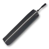 Piórnik mini Onyks czarny. Wydawca: Narcissus. SmakLiter.pl Opakowanie Piórnik mini Onyks czarny