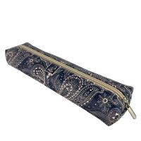 Piórnik szkolny młodzieżowy student jamnik Paisley Beż-Denim. Wydawca: EV-Corp. SmakLiter.pl Opakowanie Piórnik szkolny młodzieżowy student jamnik Paisley Beż-Denim