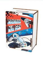 Skarbonka Pad na Dzień Chłopaka. Wydawca: CRESCO. SmakLiter.pl Opakowanie Skarbonka Pad na Dzień Chłopaka