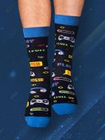 skarpety/ GRAM W GRĘ 41-46. Wydawca: Nadwyraz. SmakLiter.pl Opakowanie skarpety/ GRAM W GRĘ 41-46