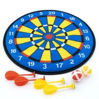 Tarcza z rzutkami. Wydawca: Mega Creative. SmakLiter.pl Opakowanie Tarcza z rzutkami