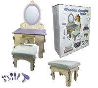 Toaletka fioletowa. Wydawca: 3toysm. SmakLiter.pl Opakowanie Toaletka fioletowa