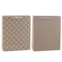 Torba prezentowa z tłoczeniem 32c26c10cm. Wydawca: Leantoys. SmakLiter.pl Opakowanie Torba prezentowa z tłoczeniem 32c26c10cm