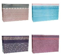 Torebka ozdobna 59x44x17cm szerokie dno mix. Wydawca: ROZETTE. SmakLiter.pl Opakowanie Torebka ozdobna 59x44x17cm szerokie dno mix