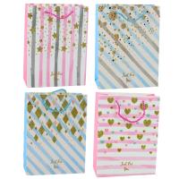 Torebka prezentowa brokatowa 23x18x10,5cm. Wydawca: Leantoys. SmakLiter.pl Opakowanie Torebka prezentowa brokatowa 23x18x10,5cm