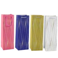 Torebka prezentowa na butelkę 35x12x9 MIX. Wydawca: Leantoys. SmakLiter.pl Opakowanie Torebka prezentowa na butelkę 35x12x9 MIX