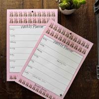 Tygodniowy planer A4/60K Króliczki. Wydawca: Alex Clark. SmakLiter.pl Opakowanie Tygodniowy planer A4/60K Króliczki