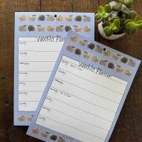 Tygodniowy planer A4/60K Owieczki. Wydawca: Alex Clark. SmakLiter.pl Opakowanie Tygodniowy planer A4/60K Owieczki