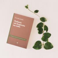 Wolność od skupienia na sobie. Autor: Keller Timothy. SmakLiter.pl Okładka książki Wolność od skupienia na sobie