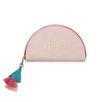 Zestaw do manicure Upper Hand. Wydawca: Designworks Ink. SmakLiter.pl Opakowanie Zestaw do manicure Upper Hand