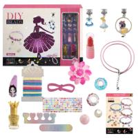 Zestaw koralików DIY LD6029. Wydawca: Maksik. SmakLiter.pl Opakowanie Zestaw koralików DIY LD6029