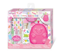 Zestaw miniaturek z mini-plecaczkiem Miś. Wydawca: Hot Focus. SmakLiter.pl Opakowanie Zestaw miniaturek z mini-plecaczkiem Miś